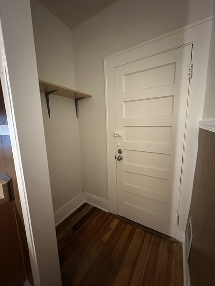 Foyer and back entry - 368 Seaview Ave