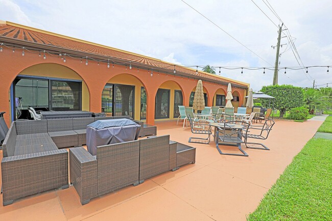 Building Photo - 6120 Whiskey Creek Dr