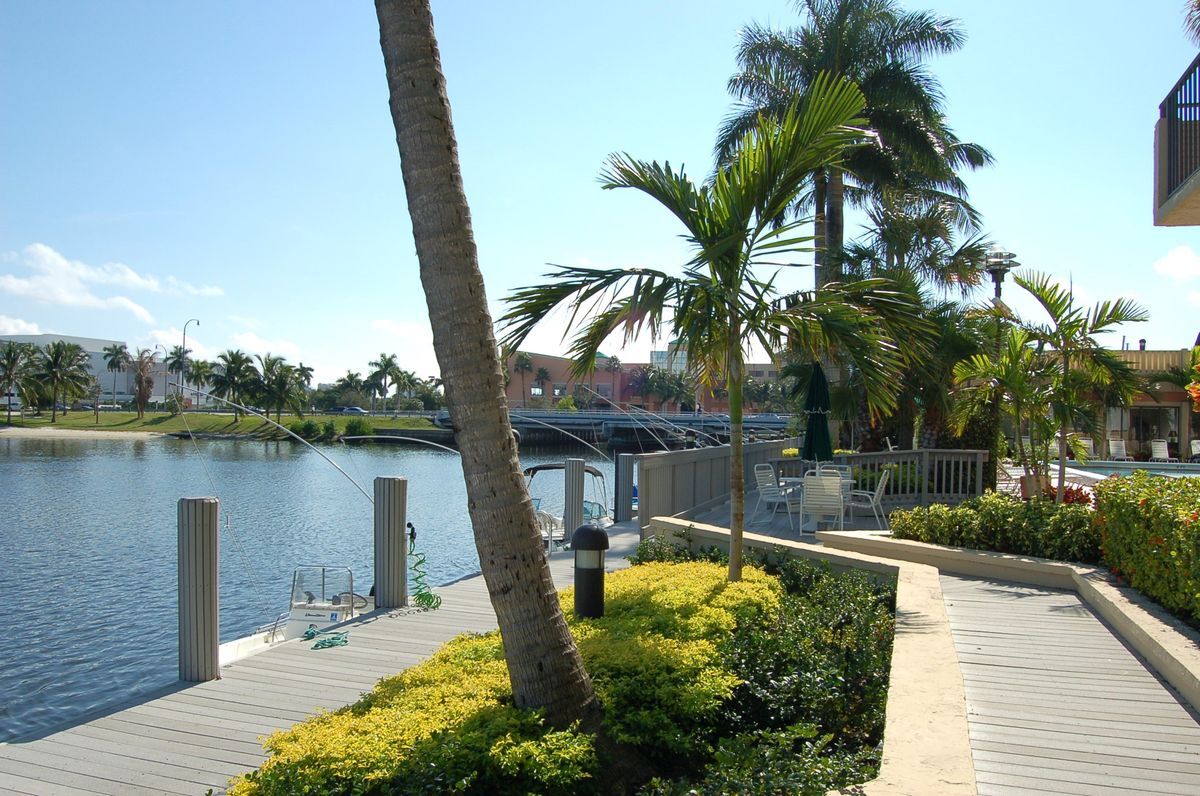 Building Photo - 1160 N Federal Hwy