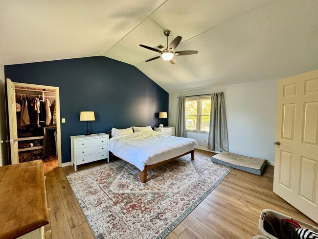 Building Photo - 4 Bedrooms with Finished Basement and Bonus Room!