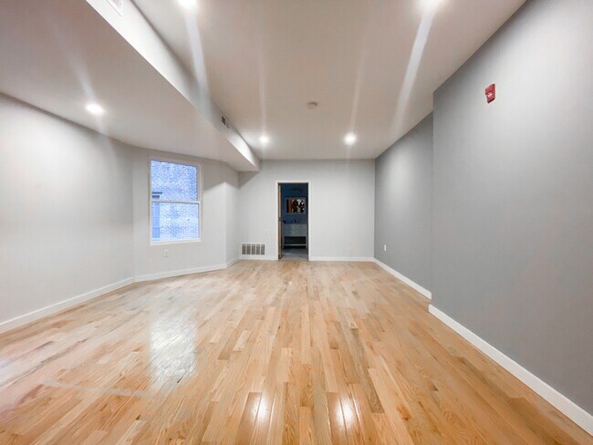 Building Photo - 124 South 19th Street, Unit 24-2R