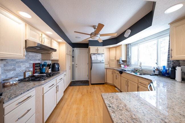 Building Photo - 7801 Noble Ave N