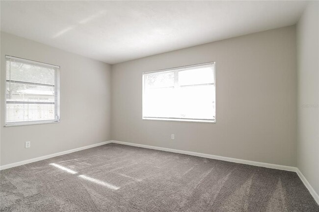 Building Photo - 1927 English Dr