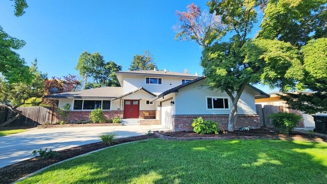 Building Photo - 7021 Wilshire Cir