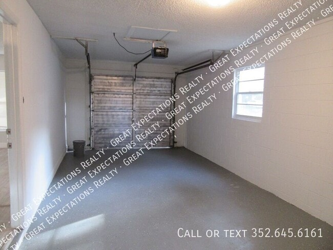 Building Photo - 1309 NE 20th St