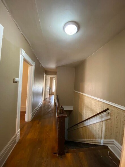 Building Photo - 220 N Dexter St