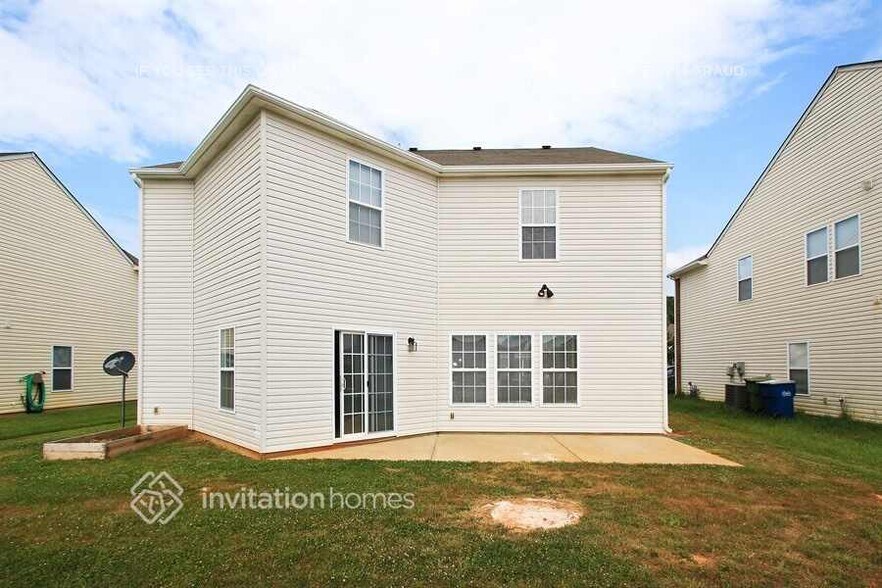 Building Photo - 329 Zander Woods Ct