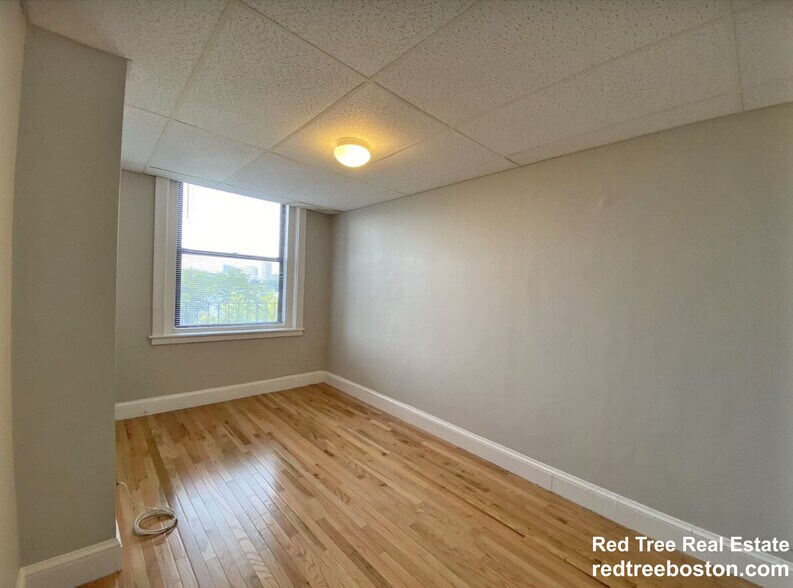 Building Photo - 649 Washington St