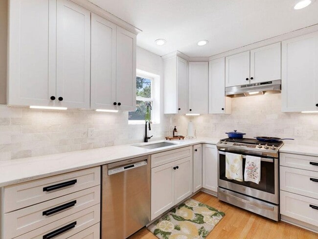 Building Photo - Spacious Like-New 2-Story with Office, Fireplace, Sunroom, Gourmet Kitchen & More!