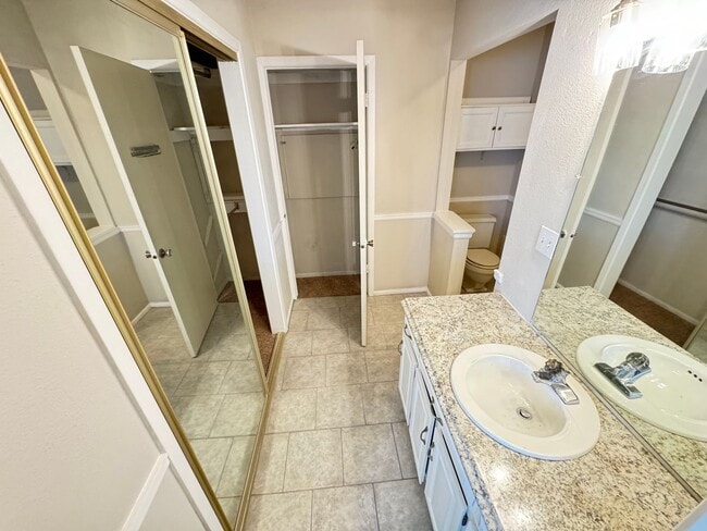 Building Photo - Lovely home in the Villas Community - Age Restricted Community 55+