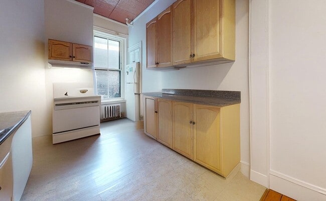 Building Photo - 10-14 Union Pk