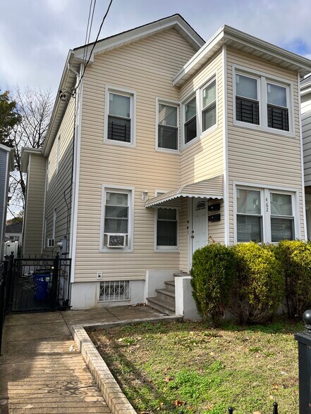 Building Photo - 462 S 7th Ave