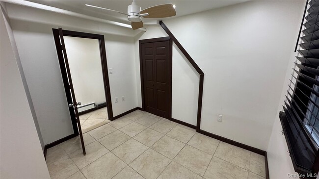 Building Photo - 686 E 98th St