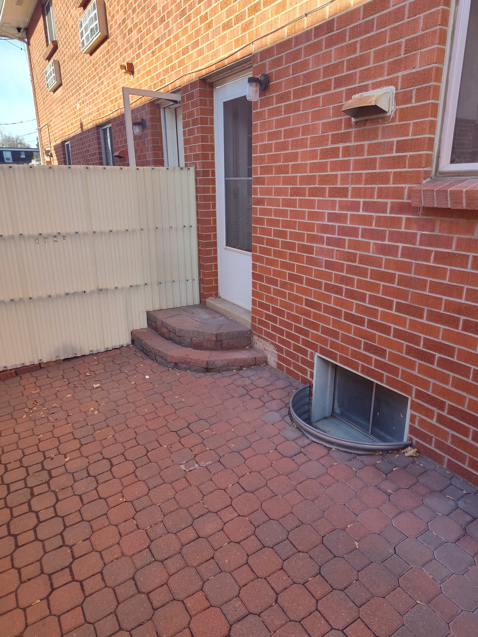 Patio - 5062 W 8th Ave