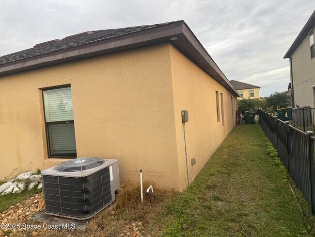 Building Photo - 4123 Moccasin Dr