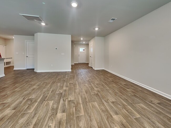 Building Photo - 499 Blue Garden Wy