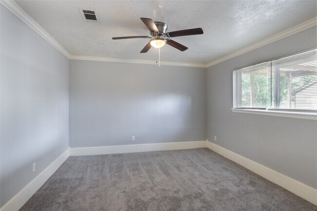 Building Photo - 12757 Lake Conroe Hills Dr