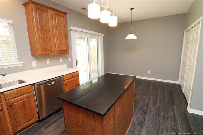Building Photo - 10941 Pendragon Pl