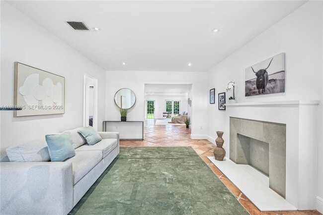 Building Photo - 4150 Ventura Ave