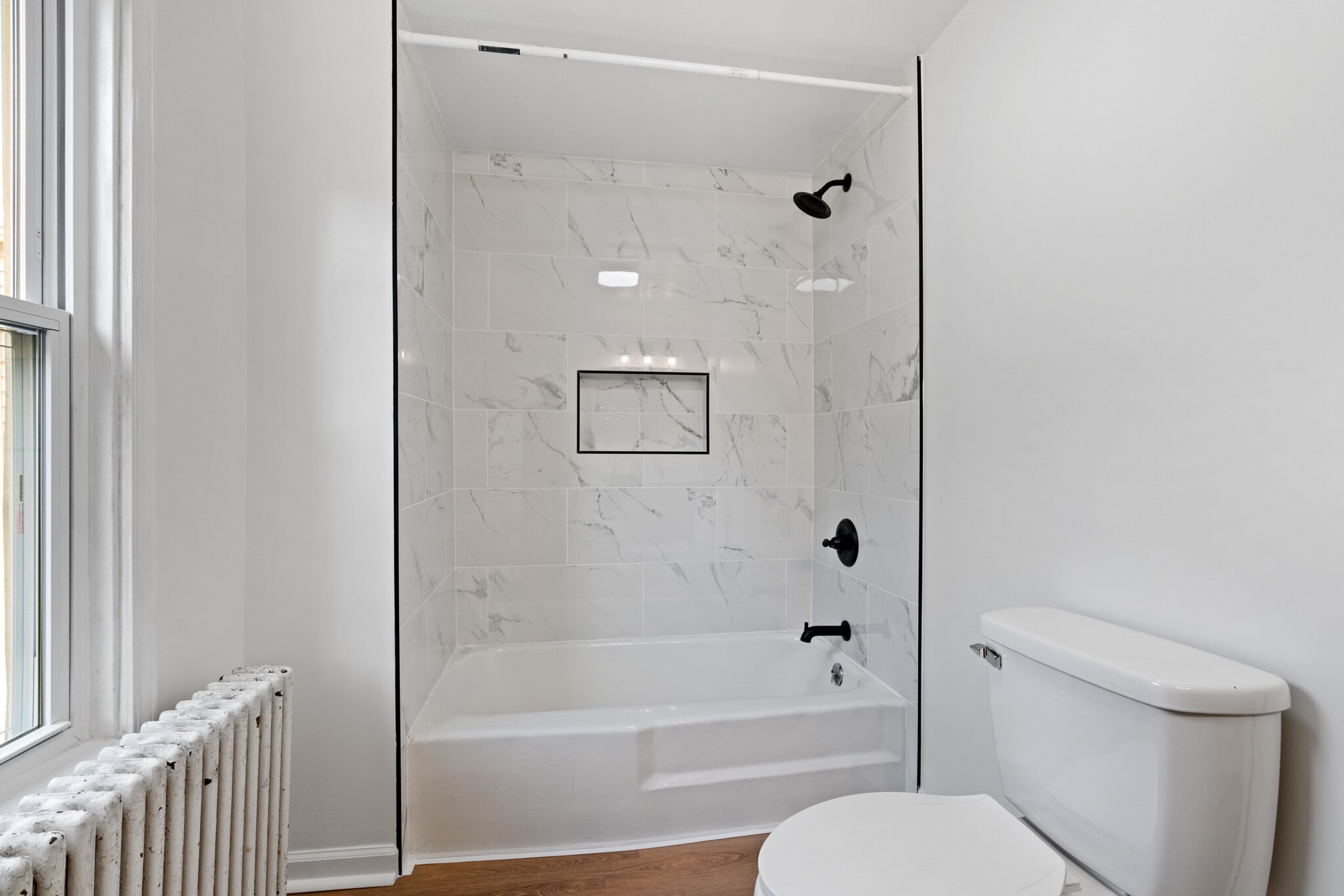 Building Photo - 306 7th Ave