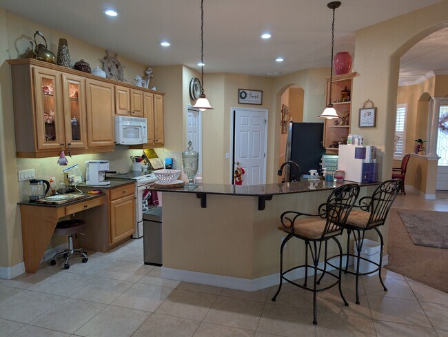 Building Photo - 718 Bunker View Dr