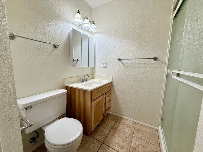 Building Photo - 4 bedroom home minutes from downtown Presc...