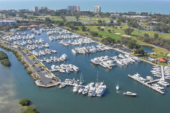 Building Photo - 575 Sanctuary Dr