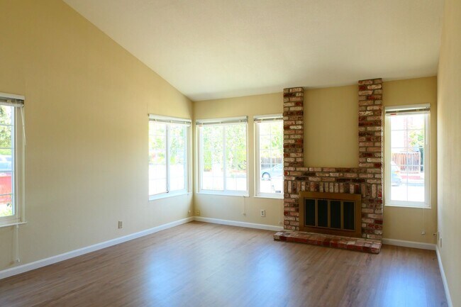Building Photo - 33975 Frederick Ln