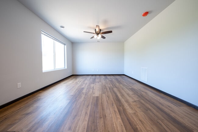 Building Photo - 668 4th Cir Dr SW