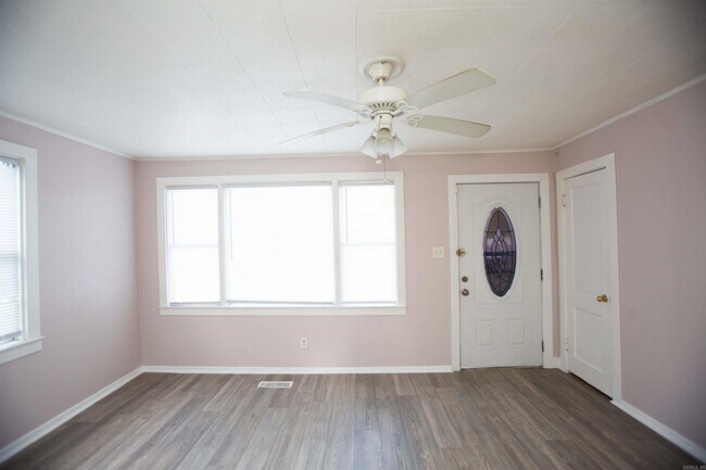 Building Photo - 5413 N Main St