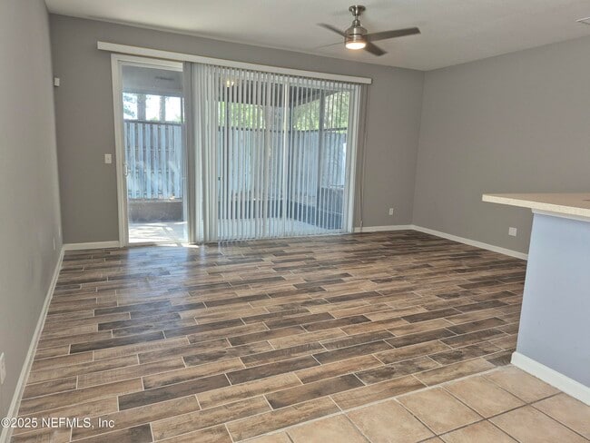 Building Photo - 5851 Parkstone Crossing Dr