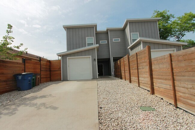 Building Photo - 7302 Bennett Ave