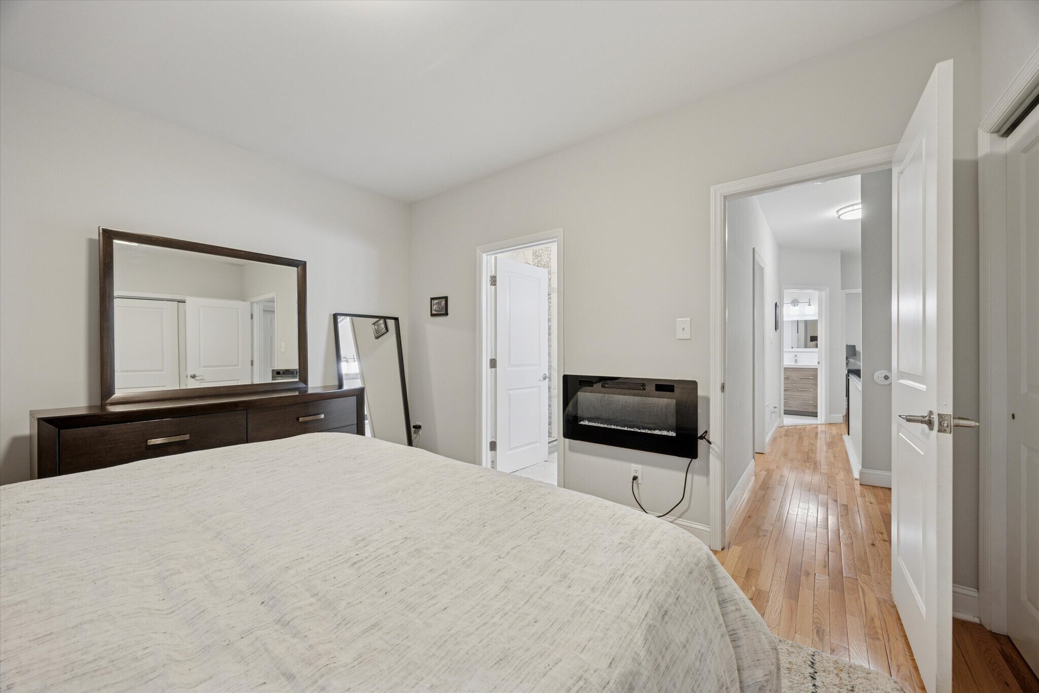 Building Photo - 1525 S 29th St