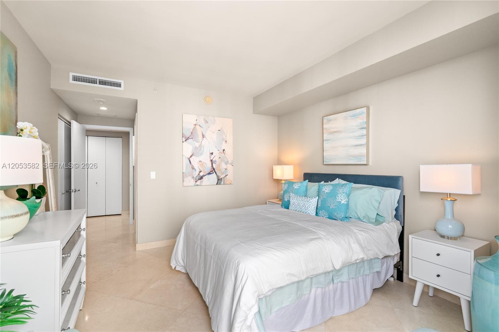 Building Photo - 901 Brickell Key Blvd