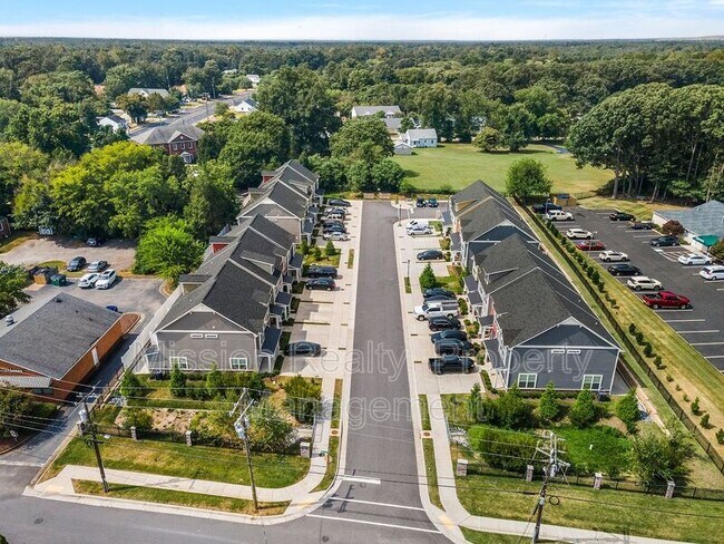 Building Photo - 4509 Josephine Ln