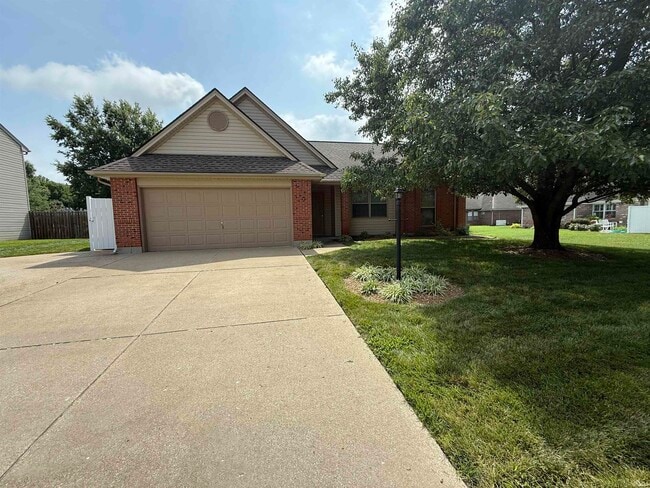Primary Photo - 7131 Greenlake Dr
