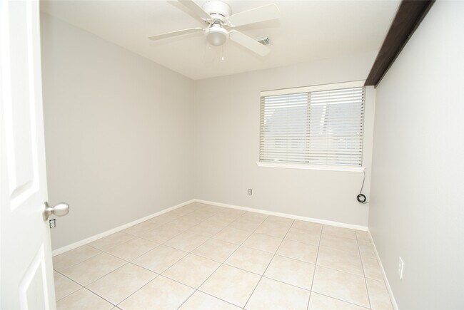 Building Photo - 1625 Townhome Ln