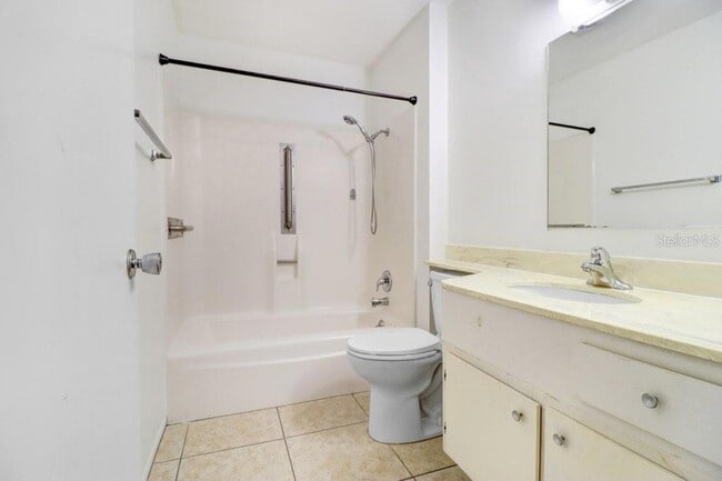 Building Photo - 1309 Warwick Ct