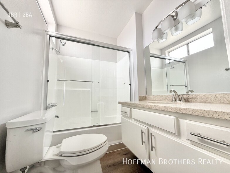 Building Photo - 3759 S Canfield Ave