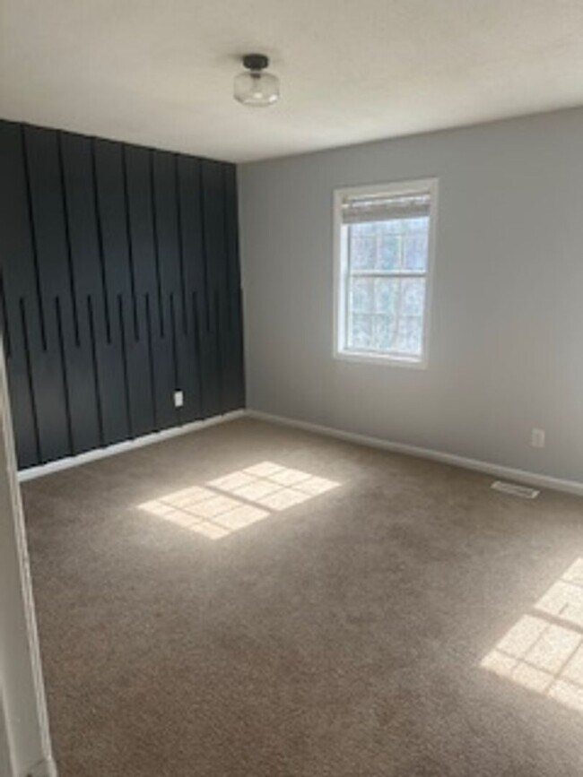 Building Photo - 3531 Lynhaven Dr