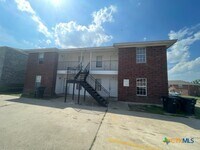 Building Photo - 3201 Hereford Ln
