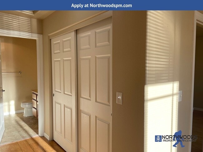 Building Photo - Very Nice 2 Bedroom 2 Bath Home Located in a 55+ Community in Central Point