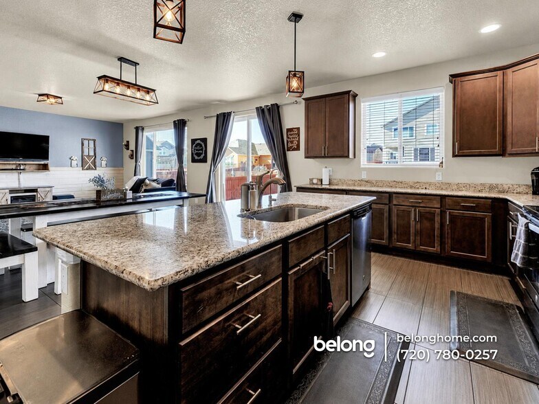 Building Photo - 10224 Hidden Pk Wy