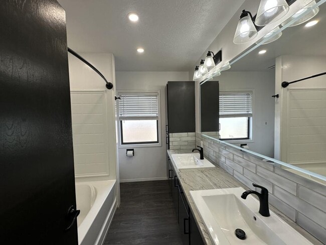 Building Photo - 2067 Sundown St