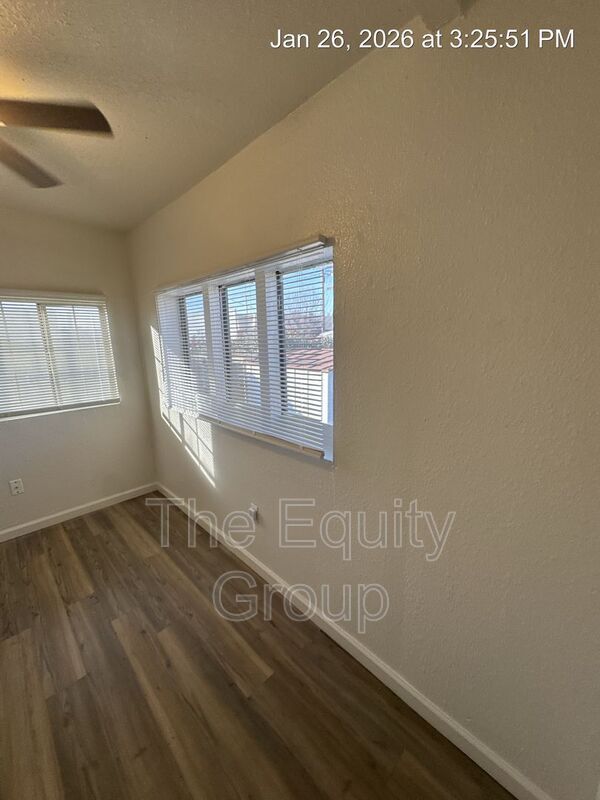 Building Photo - 500 W School Ave