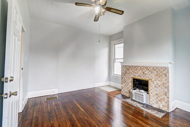 Building Photo - 870 Rockdale Ave