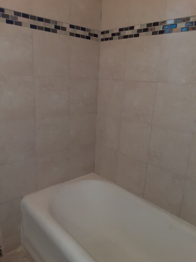 Building Photo - 1020 Penn Ave