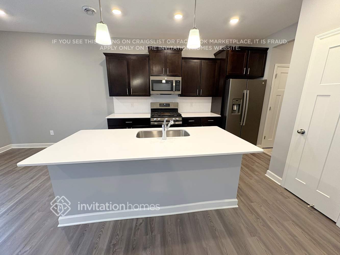 Building Photo - 6490 Inspire Cir S