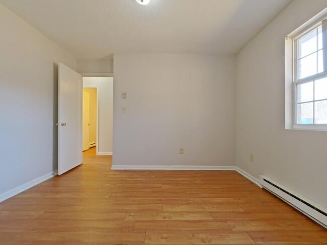 Building Photo - 727 S Scientific St