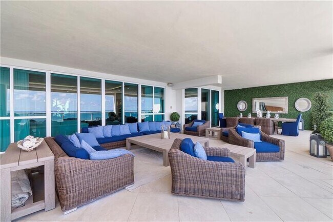 Building Photo - 101 S Fort Lauderdale Beach Blvd